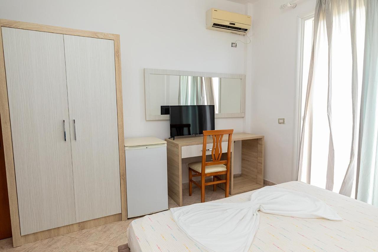 Hotel Dini Radhimë المظهر الخارجي الصورة