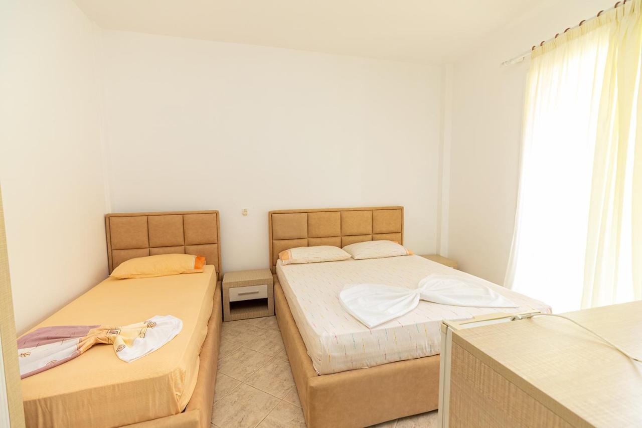 Hotel Dini Radhimë المظهر الخارجي الصورة