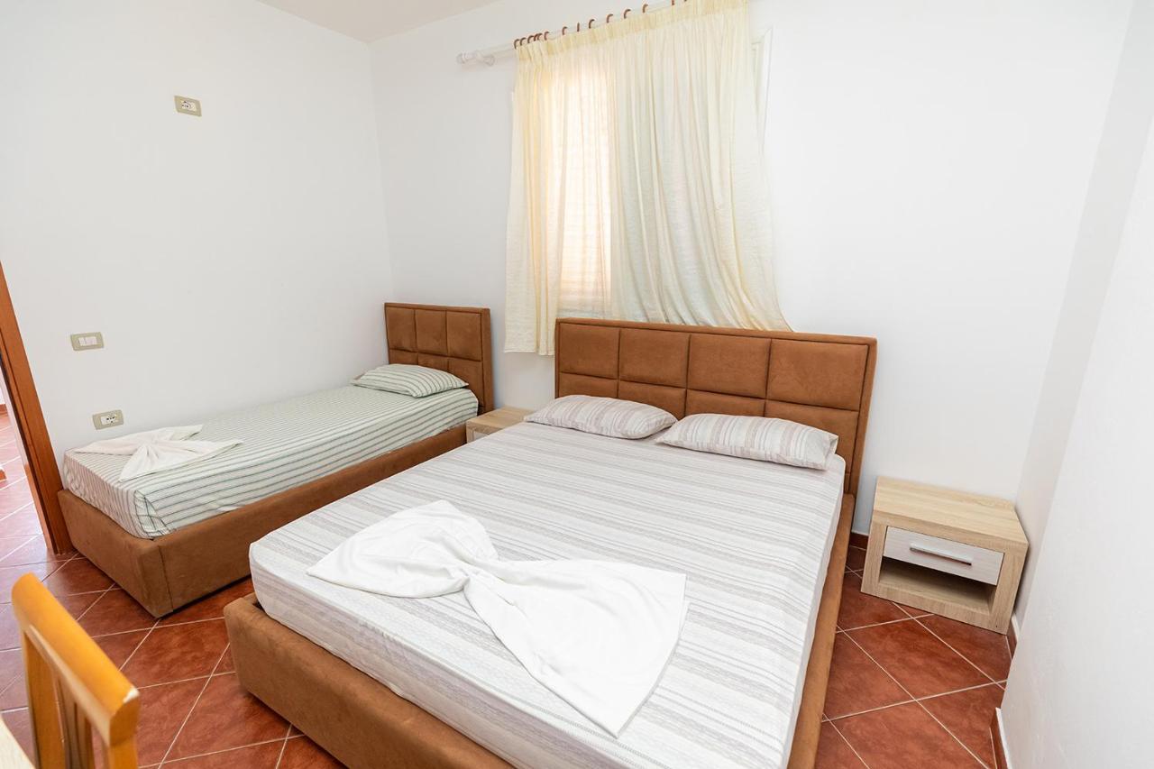 Hotel Dini Radhimë المظهر الخارجي الصورة