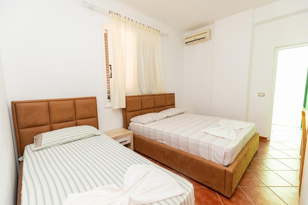 Hotel Dini Radhimë المظهر الخارجي الصورة