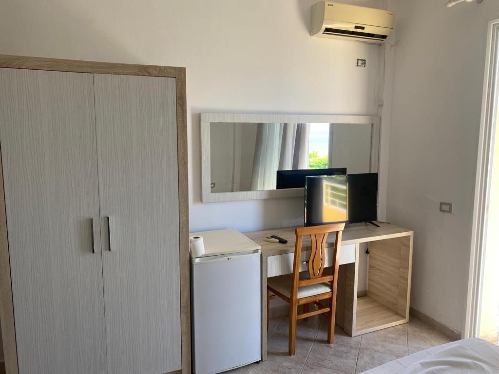 Hotel Dini Radhimë المظهر الخارجي الصورة