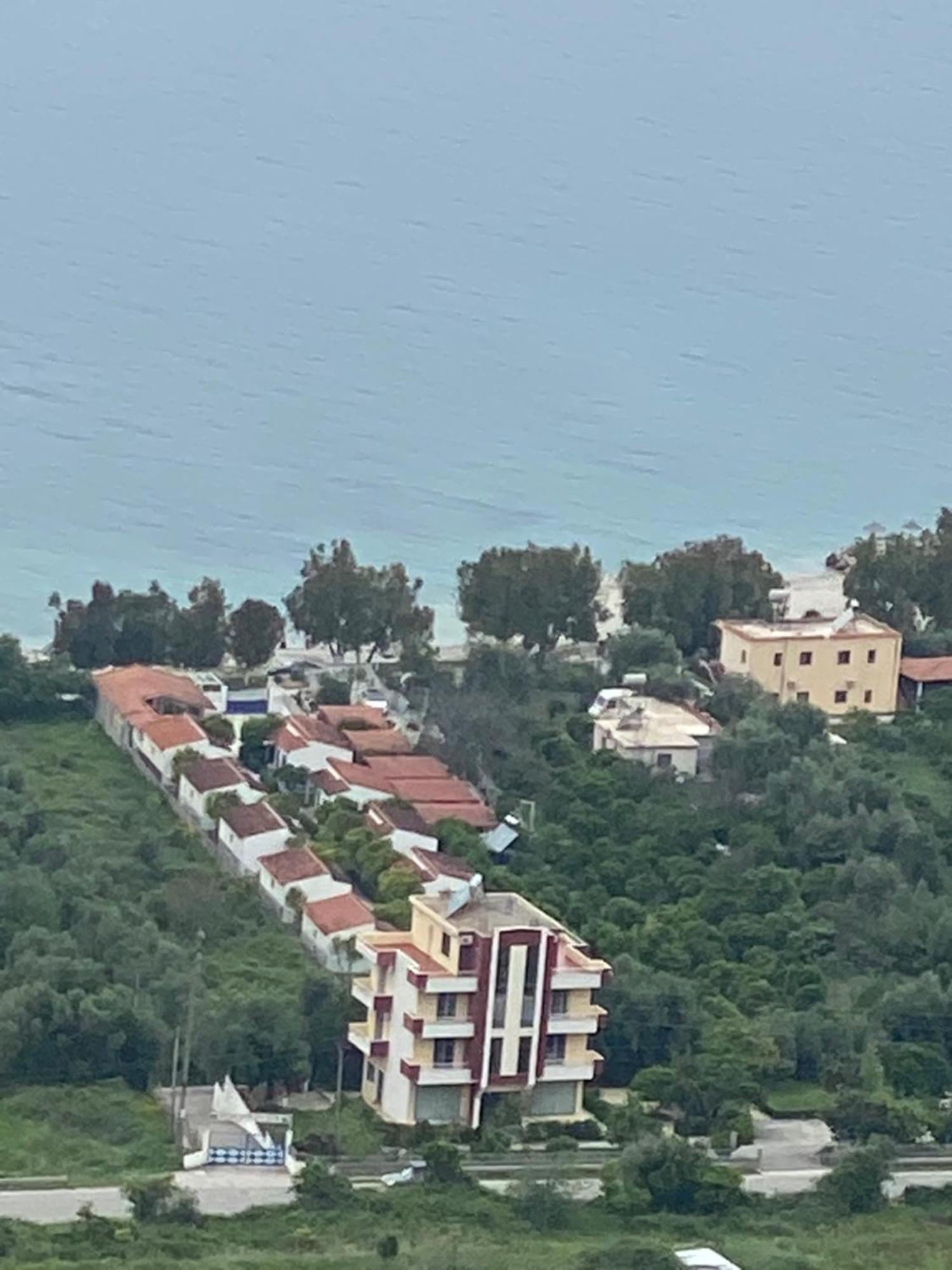 Hotel Dini Radhimë المظهر الخارجي الصورة