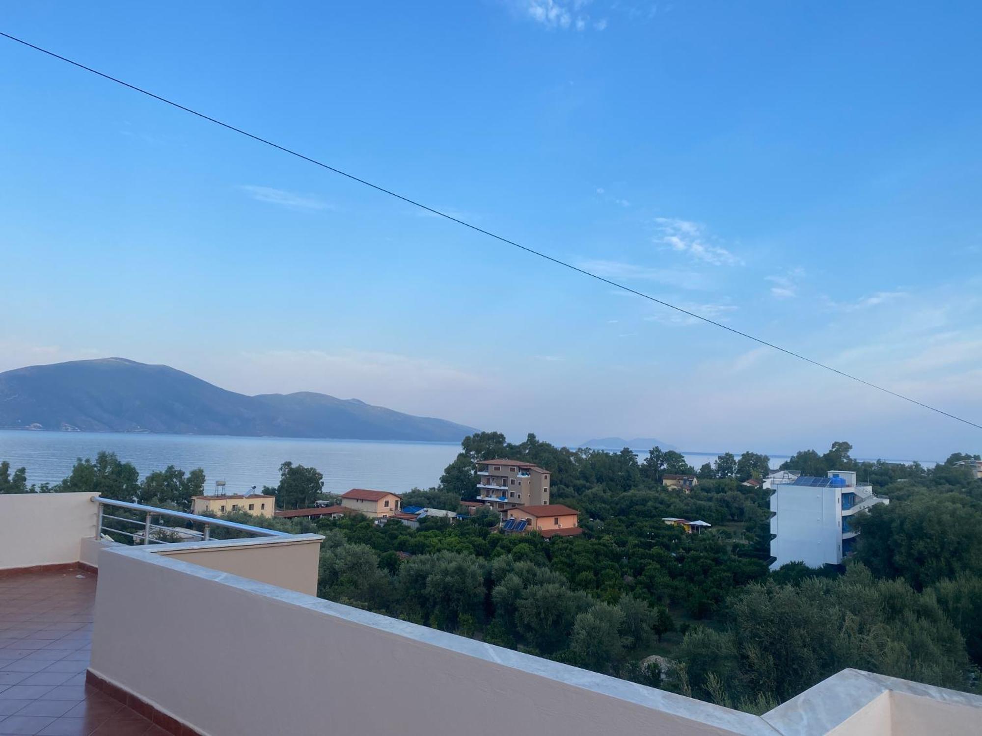 Hotel Dini Radhimë المظهر الخارجي الصورة